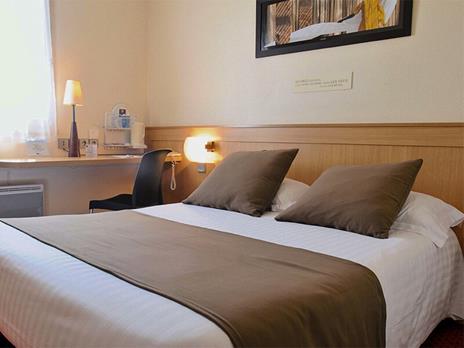 SMARTBOX - Natale per tutti i gusti: 1 soggiorno o 1 cena o 1 attività benessere o sportiva per 2 - Cofanetto regalo - 2