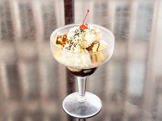 SMARTBOX - Gusto rock dall’antipasto al dolce: 1 pranzo o 1 cena in un Hard Rock Cafe a scelta - Cofanetto regalo - 3