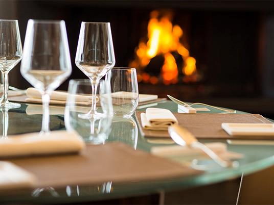SMARTBOX - Esperienza gastronomica stellata: 1 voucher per un ristorante Stella Verde MICHELIN in Emilia - Cofanetto regalo - 2