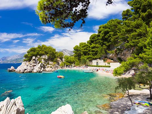 SMARTBOX - Viaggio romantico per gli sposi: 1 o 2 notti con possibilità di cena o relax - Cofanetto regalo - 3