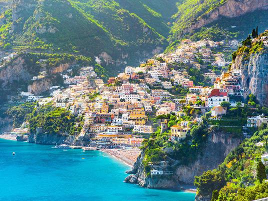 SMARTBOX - Viaggio romantico per gli sposi: 1 o 2 notti con possibilità di cena o relax - Cofanetto regalo - 4
