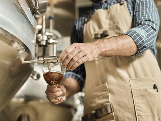 SMARTBOX - Oltre Alexanderplatz: 3 notti a Berlino con degustazione di birra e tour Trabi - Cofanetto regalo - 2