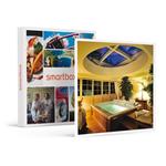SMARTBOX - Lusso in Villa 5* tra le Dolomiti: 1 notte in camera Deluxe Superior con vasca idromassaggio - Cofanetto regalo