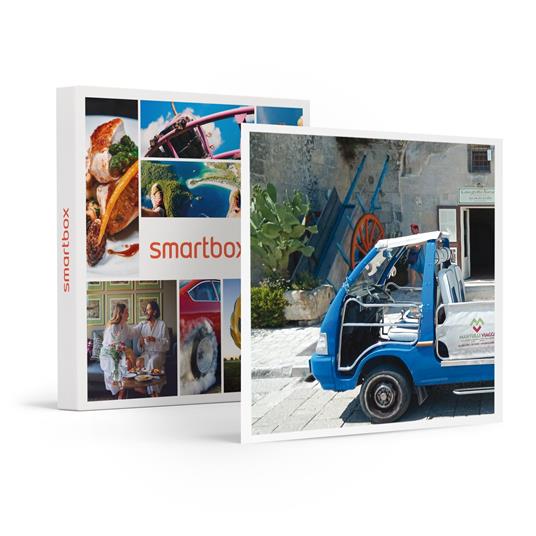 SMARTBOX - In TukTuk per Matera: 1 tour della città con visita alla Casa Grotta e 1 notte in camera - Cofanetto regalo