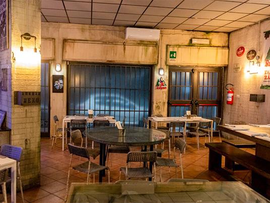 SMARTBOX - Serata Batman vicino a Caserta: pizza e patatine in un pub dedicato al supereroe! - Cofanetto regalo - 5