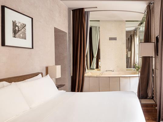 SMARTBOX - Raffinato soggiorno nel cuore di Firenze: 1 notte in Appartamento di lusso firmato UNA Esperienze - Cofanetto regalo - 3