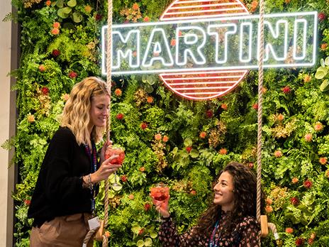 SMARTBOX - L'arte dell'aperitivo: 1 Discovery Tour per 2 persone con degustazione firmato Casa Martini - Cofanetto regalo - 4