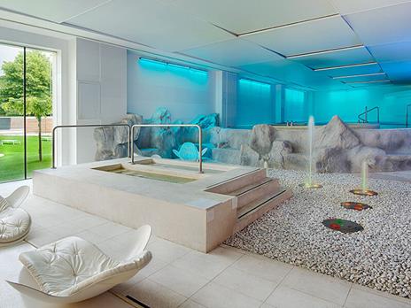 SMARTBOX - Insieme tra gusto e relax: soggiorno di 2 notti con 2 cene e 1 accesso alla spa - Cofanetto regalo - 4