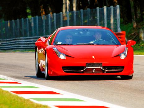 SMARTBOX - Regalo di Natale per Lui: 1 dolce momento tra cene, relax e avventure - Cofanetto regalo - 2