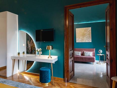 SMARTBOX - Romantica Napoli: 1 notte in Suite con uso esclusivo idromassaggio e cromoterapia in Boutique Hotel - Cofanetto regalo - 2