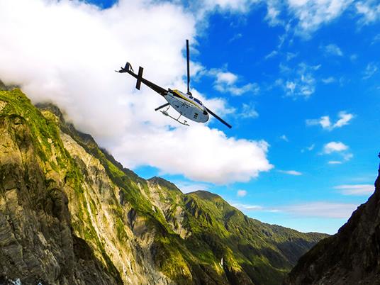 SMARTBOX - Tour in elicottero sul Lago di Braies e Cortina di 30 minuti - Cofanetto regalo - 2