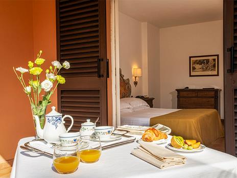 SMARTBOX - 2 romantiche notti in Toscana con accesso Spa, cena e aperitivo per 2 - Cofanetto regalo - 2