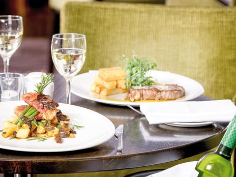 SMARTBOX - Invito a cena - Cofanetto regalo - 1 prelibata cena tipica o esotica per 2 persone - 3