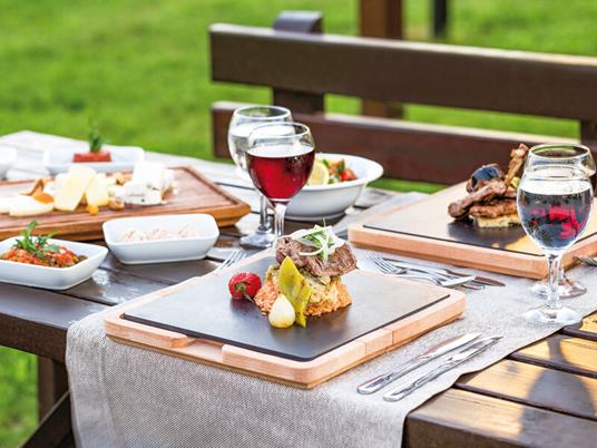 SMARTBOX - Invito a cena - Cofanetto regalo - 1 prelibata cena tipica o esotica per 2 persone - 5