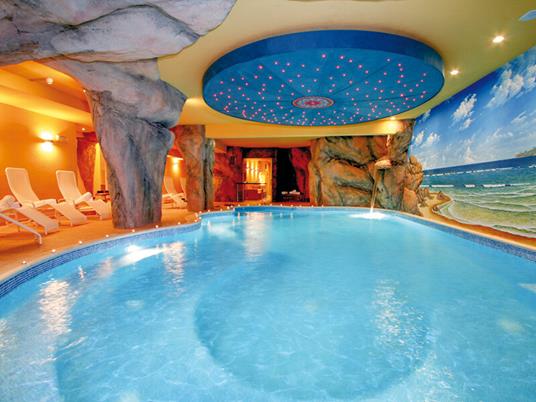 SMARTBOX - Soggiorno e percorso relax - Cofanetto regalo - 1 notte con colazione e 1 percorso benessere per 2 persone - 5