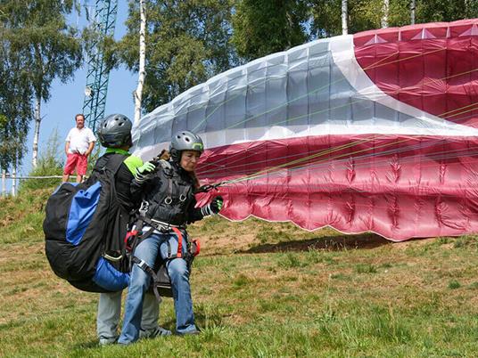 SMARTBOX - Volo tandem in parapendio con foto a Voghera per 1 persona - Cofanetto regalo - 2