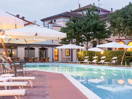 SMARTBOX - Natale insieme: soggiorni e momenti speciali - Cofanetto regalo - 3