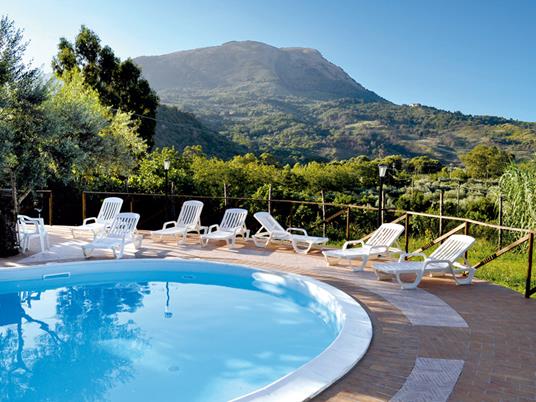 SMARTBOX - 2 giorni in famiglia - Cofanetto regalo - 1 notte con colazione per 2 adulti e 1 o 2 bambini - 5