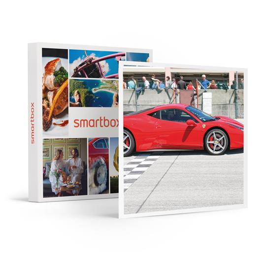SMARTBOX - Emozioni da brivido: 1 giro su pista in Ferrari - Cofanetto regalo