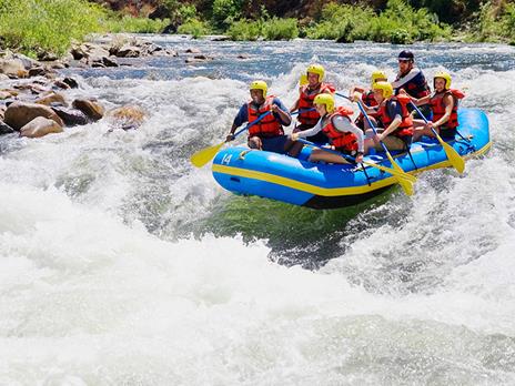 EMOZIONE3 - Avventure e sport acquatici - Cofanetto regalo - 1 attività sportiva in acqua per 1 o 2 persone - 5