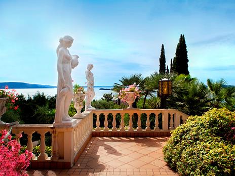 EMOZIONE3 2 giorni al mare Cofanetto regalo 1 notte con colazione e 1 momento speciale al mare o al lago per 2 persone - 7