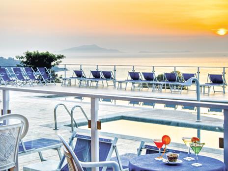 SMARTBOX - Aperitivo, passione tutta italiana! - Cofanetto regalo - 1 cocktail per 2 persone - 5