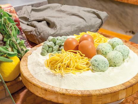 SMARTBOX - La cucina tradizionale italiana - Cofanetto regalo - 1 cena per 2 persone all'insegna della cucina tradizionale italiana - 7