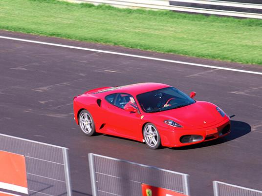 SMARTBOX - Passione adrenalina: 1 emozionante giro in Ferrari - Cofanetto regalo - 6