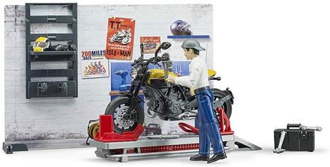 Officina motociclette con moto Ducati Scrambler Full Throttle - 4