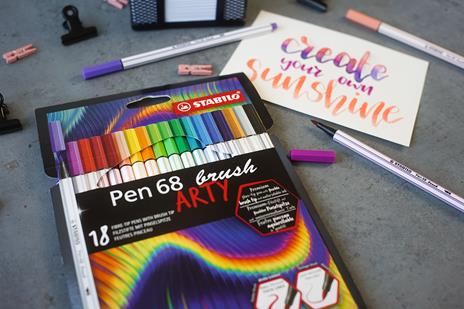 Pennarello Premium con punta a pennello - STABILO Pen 68 brush - ARTY - Astuccio da 18 - Colori assortiti - 5