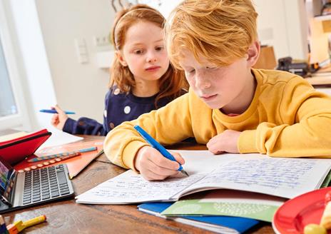 Penna Stilografica Ergonomica per bambini - STABILO EASYbuddy in Azzurro Nuvola - Punta Standard - Cartuccia Blu inclusa - 6