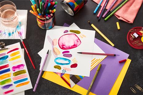 Pennarello Premium - STABILO Pen 68 - ARTY - Portapennarelli in metallo - con 45 colori assortiti - 6