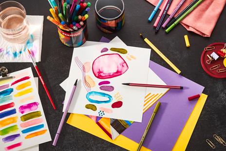 Pennarello Premium - STABILO Pen 68 - ARTY - Portapennarelli in metallo - con 45 colori assortiti - 9