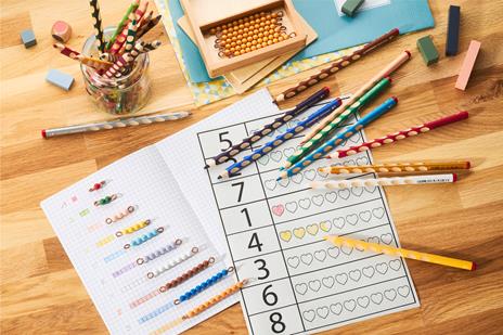 Matita colorata Ergonomica - STABILO EASYcolors - per Destrimani - Astuccio da 12 + temperino - Colori assortiti - 8