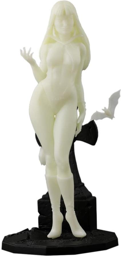 Vampirella Plastica Model Kit 1/8 Vampirella Glow In The Dark Version 23 Cm X-plus