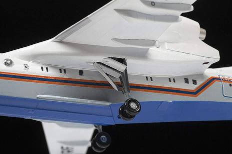Beriev Be-200 Amphibious Aircraft Scala 1/144 (ZS7034) - 4