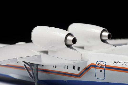Beriev Be-200 Amphibious Aircraft Scala 1/144 (ZS7034) - 5
