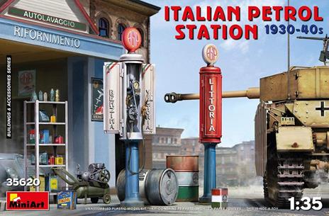 Italian Petrol Station 1930-40s Scala 1/35 (MA35620)