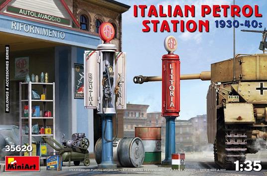 Italian Petrol Station 1930-40s Scala 1/35 (MA35620)