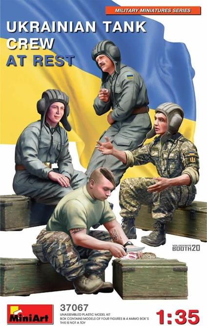 Ukrainian Tank Crew At Rest Scala 1/35 (MA37067)