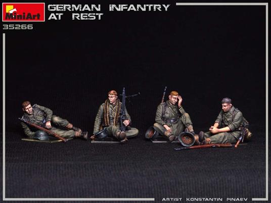 German Infantry At Rest Scala 1/35 (MA35266) - 2