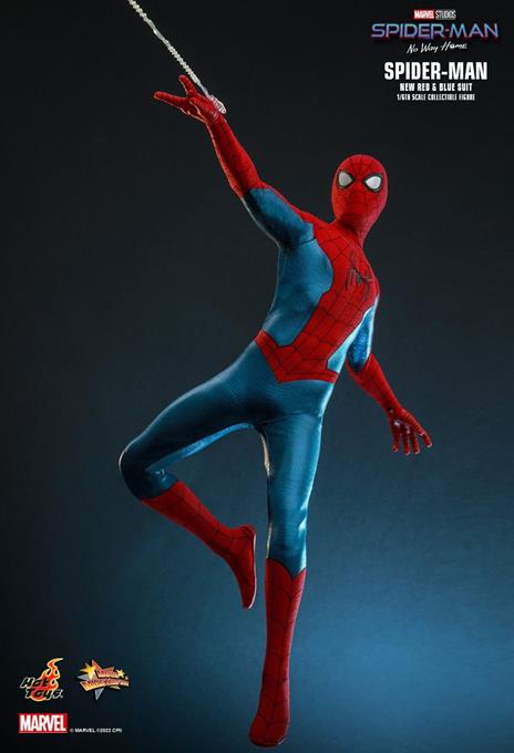 figurina Hot Toys MMS679 - Marvel Comics - Spider Man : No Way Home - Spider Man New Red And Blue Suit Standard Version - 2