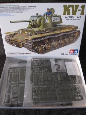 Tamiya Russian Heavy Tank KV-1 1:35 Kit di montaggio Cisterna