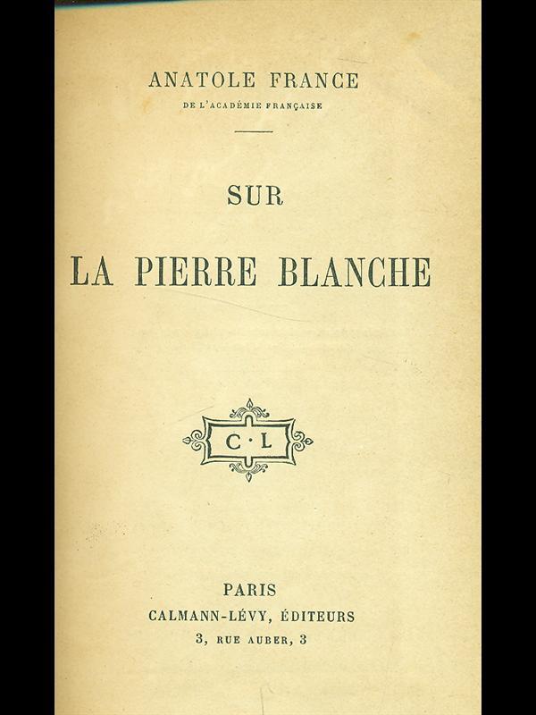 Sur la pierre blanche