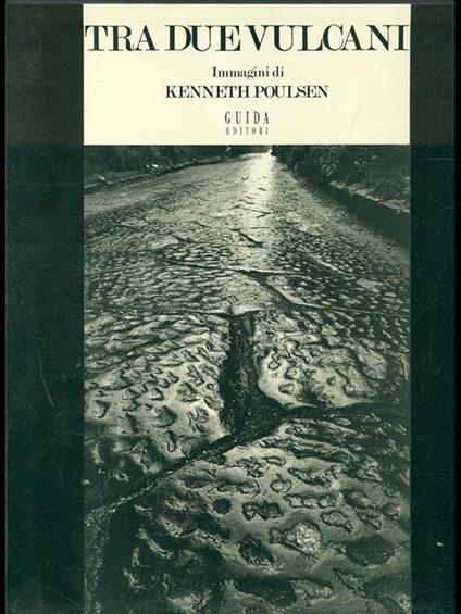 Tra due vulcani - copertina