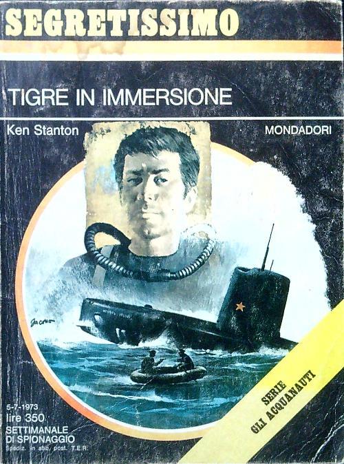 Tigre in immersione