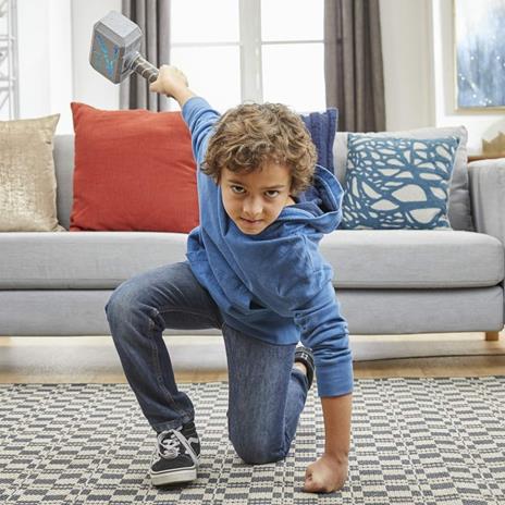 Hasbro Marvel Thor,  Martello Mighty Thor, giocattolo elettronico per il roleplay ispirato al film "Thor: Love and Thunder" - 5