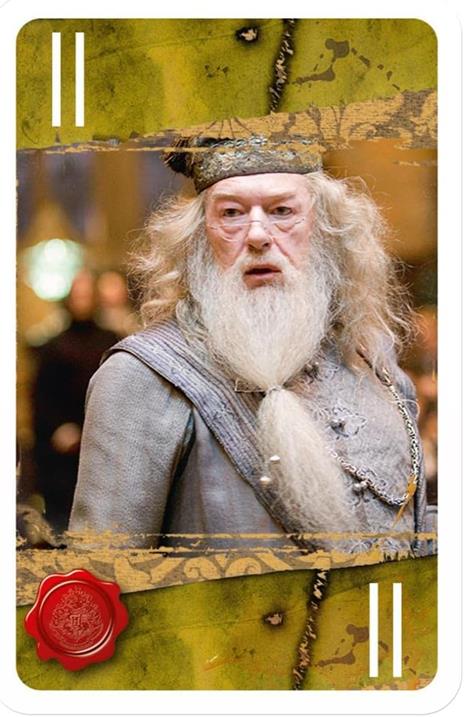 Winning Moves - Harry Potter WHOT! Gioco di carte, edizione italiana, gioco di carte per famiglie, 6 anni - 3