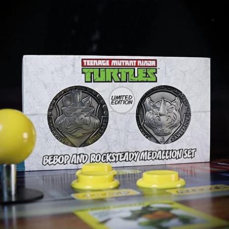 Fanattik V-Turt1 Teenage Mutant Ninja Turtles Medallions Set Bad Guy - 2