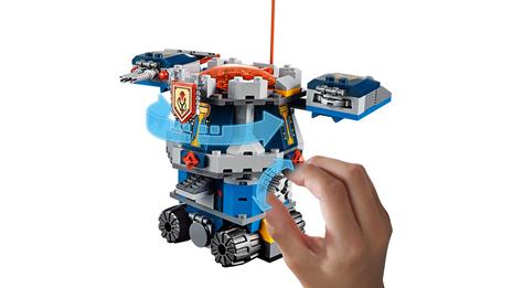 LEGO Nexo Knights (70322). Il Porta-torre di Axl - 10